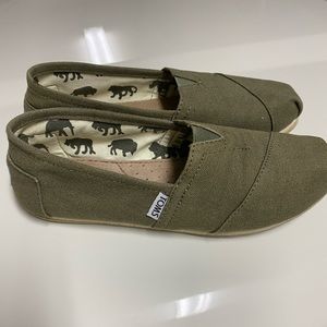 Toms slip on shoes